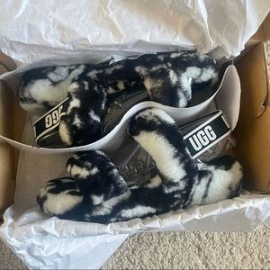 UGG oh yeah sandal / slipper - NEW IN BOX